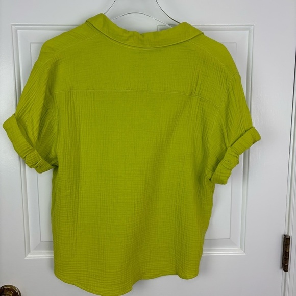 Magaschoni 2 Piece Set with Shorts and Top Size Small - Picture 6 of 12